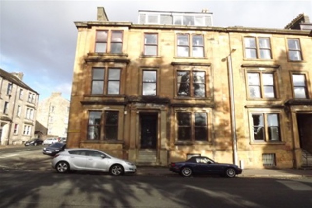  Image of 4 bedroom Flat to rent in Ardgowan Square Greenock PA16 at Greenock Inverclyde Inverclyde, PA16 8ET