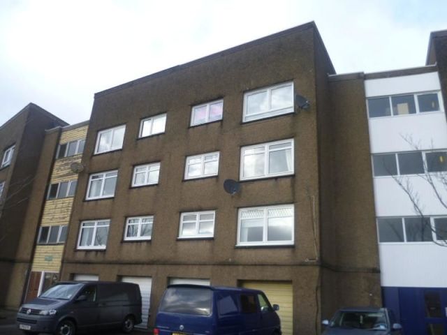  Image of 2 bedroom Flat to rent in Ashiestiel Place Cumbernauld Glasgow G67 at Cumbernauld North Lanarkshire North Lanarkshire, G67 4AT