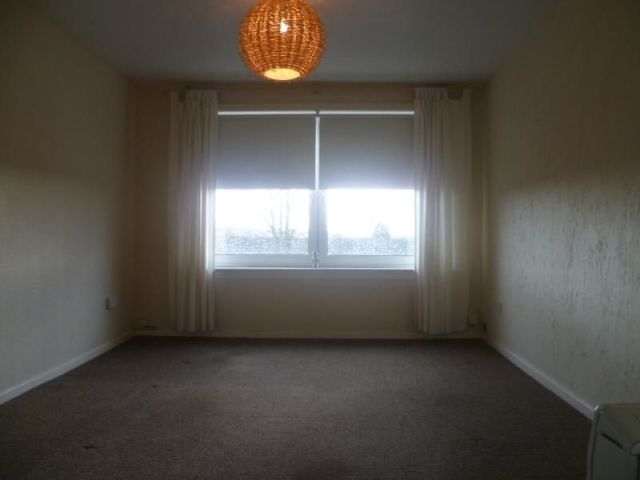  Image of 2 bedroom Flat to rent in Ashiestiel Place Cumbernauld Glasgow G67 at Cumbernauld North Lanarkshire North Lanarkshire, G67 4AT