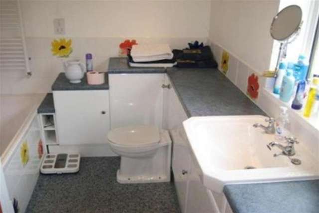  Image of 3 bedroom Detached house to rent in Aspley Park Drive Nottingham NG8 at Nottingham, NG8 3EG