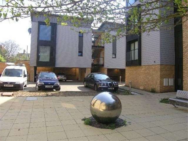  Image of 1 bedroom Flat to rent in Auckland Road Cambridge CB5 at CAMBRIDGE  Cambridge, CB5 8DS