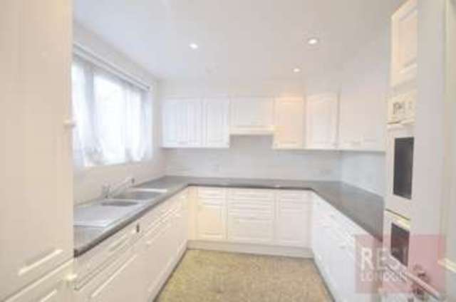  Image of 3 bedroom Semi-Detached house to rent in Avenue Road London NW8 at Avenue Road  London, NW8 6BP