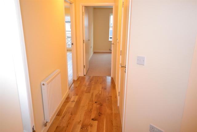  Image of 2 bedroom Property to rent in East End Road London N3 at East End Road  Finchley Central, N3 3QE