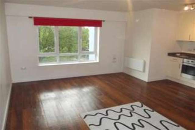  Image of Flat to rent in Heritage Avenue London NW9 at London, NW9 5AA