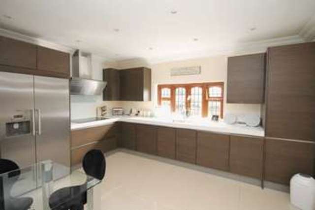 Image of 2 bedroom Flat for sale in Barton Friars Barton Close Chigwell IG7 at Barton Friars  Chigwell, IG7 6LN