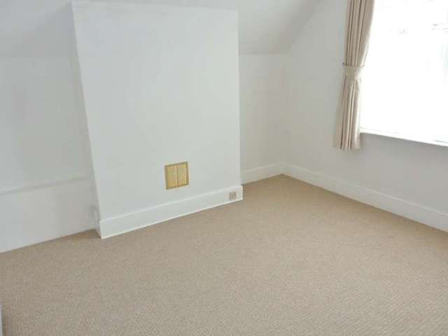  Image of 2 bedroom Flat to rent in Beachy Head Road Eastbourne BN20 at 1 Beachy Head Road  Eastbourne, BN20 7QN