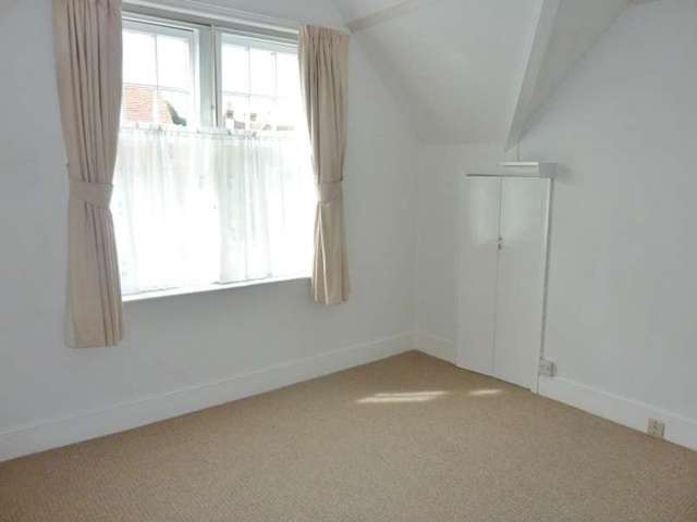  Image of 2 bedroom Flat to rent in Beachy Head Road Eastbourne BN20 at 1 Beachy Head Road  Eastbourne, BN20 7QN