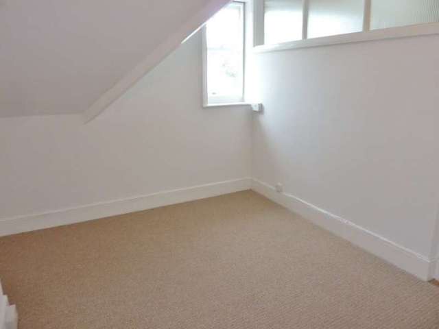  Image of 2 bedroom Flat to rent in Beachy Head Road Eastbourne BN20 at 1 Beachy Head Road  Eastbourne, BN20 7QN