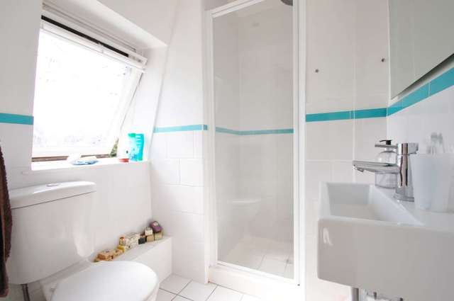  Image of 2 bedroom Semi-Detached house to rent in Bedford Hill London SW12 at Bedford Hill Balham London, SW12 9HW