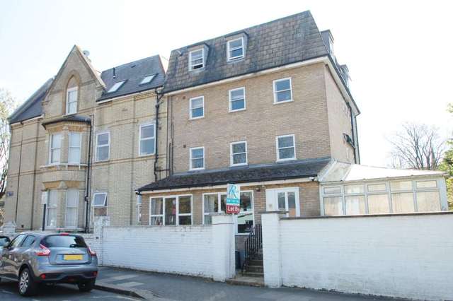  Image of 2 bedroom Semi-Detached house to rent in Bedford Hill London SW12 at Bedford Hill Balham London, SW12 9HW