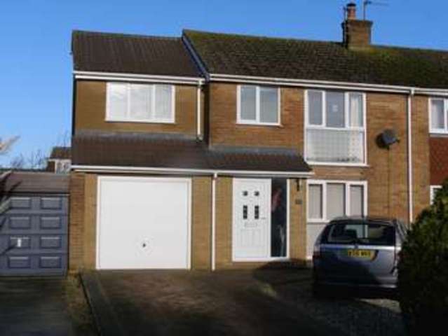  Image of 4 bedroom Semi-Detached house to rent in Beech Road Eynsham Witney OX29 at Beech Road  Eynsham, OX29 4LL