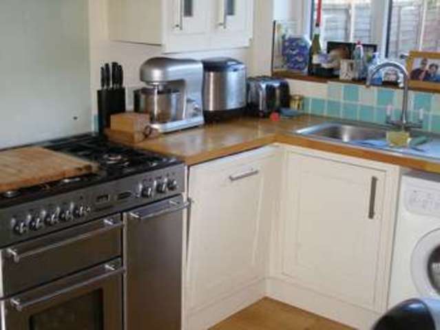  Image of 4 bedroom Semi-Detached house to rent in Beech Road Eynsham Witney OX29 at Beech Road  Eynsham, OX29 4LL
