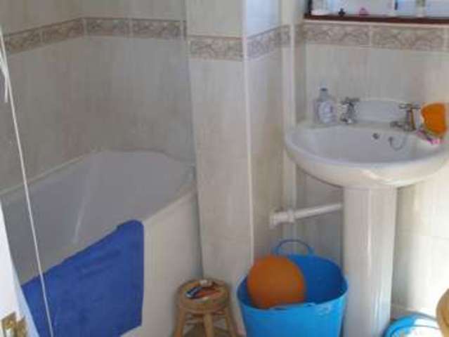  Image of 4 bedroom Semi-Detached house to rent in Beech Road Eynsham Witney OX29 at Beech Road  Eynsham, OX29 4LL