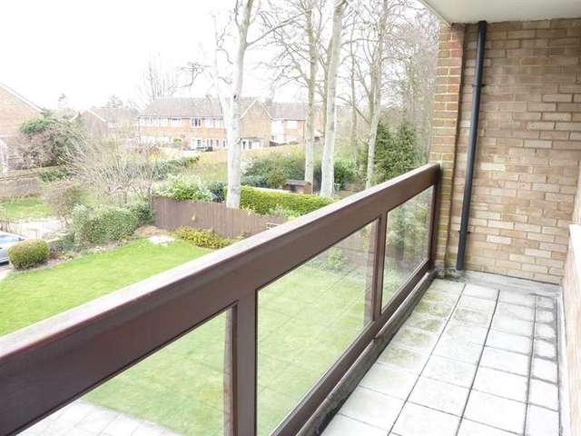  Image of 2 bedroom Apartment for sale in Beechwood Court Dunstable LU6 at Dunstable, LU6 1QA