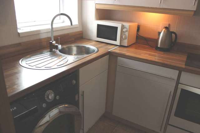  Image of 1 bedroom Apartment to rent in Bellermine Close London SE28 at Bellarmine Close Thamesmead West London, SE28 0JG