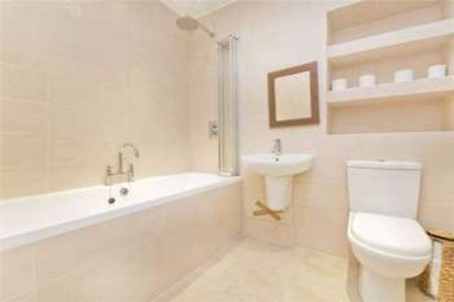  Image of 2 bedroom Flat to rent in Beresford Road London N5 at Highbury London Highbury, N5 2HZ