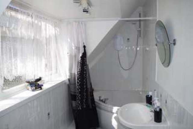  Image of 3 bedroom Flat for sale in Berrow Road Burnham-on-Sea TA8 at Berrow Road  Burnham-On-Sea, TA8 2EZ
