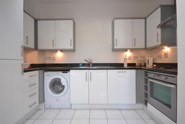  Image of 2 bedroom Property to rent in Marchant Close London NW7 at 3 Marchant Close  Mill Hill, NW7 2GD