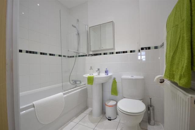  Image of 2 bedroom Property to rent in Marchant Close London NW7 at 3 Marchant Close  Mill Hill, NW7 2GD