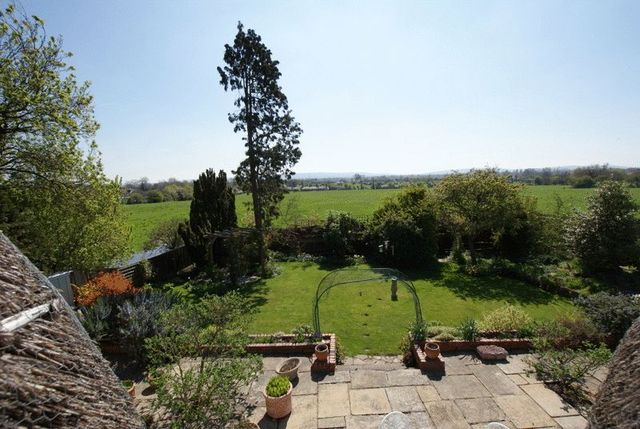  Image of 3 bedroom Detached house for sale in Aylesbury Road Bierton Aylesbury HP22 at Aylesbury Road Bierton Bierton, HP22 5BT