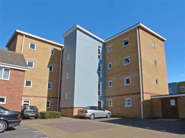  Image of 2 bedroom Flat for sale in Billys Copse Havant PO9 at Havant Hampshire Havant, PO9 5DJ