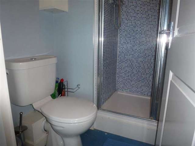  Image of 2 bedroom Flat for sale in Billys Copse Havant PO9 at Havant Hampshire Havant, PO9 5DJ