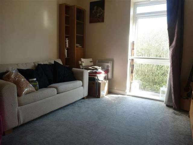  Image of 2 bedroom Flat for sale in Billys Copse Havant PO9 at Havant Hampshire Havant, PO9 5DJ