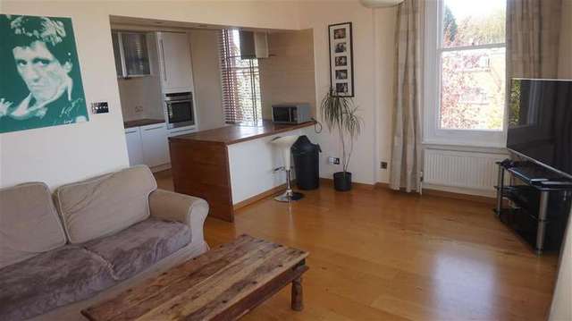  Image of 2 bedroom Apartment for sale in Birdhurst Road South Croydon CR2 at South Croydon Surrey South Croydon, CR2 7EF