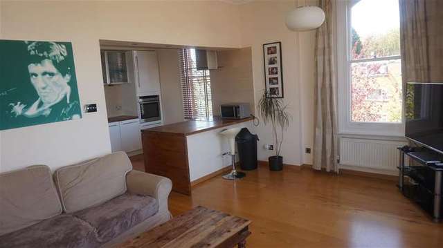  Image of 2 bedroom Apartment for sale in Birdhurst Road South Croydon CR2 at South Croydon Surrey South Croydon, CR2 7EF