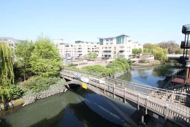  Image of 2 bedroom Apartment for sale in High Street Brentford TW8 at Oakbark House High Street Brentford, TW8 8LF