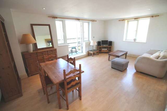  Image of 2 bedroom Apartment for sale in High Street Brentford TW8 at Oakbark House High Street Brentford, TW8 8LF