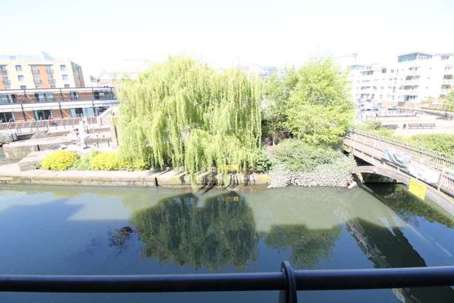 Image of 2 bedroom Apartment for sale in High Street Brentford TW8 at Oakbark House High Street Brentford, TW8 8LF