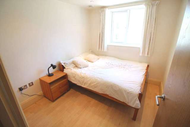  Image of 2 bedroom Apartment for sale in High Street Brentford TW8 at Oakbark House High Street Brentford, TW8 8LF