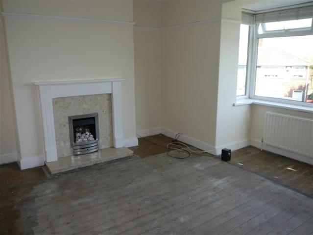  Image of 3 bedroom Semi-Detached house to rent in Broad Lane Kirkstall Leeds LS13 at Bramley  Kirkstall, LS13 2JJ