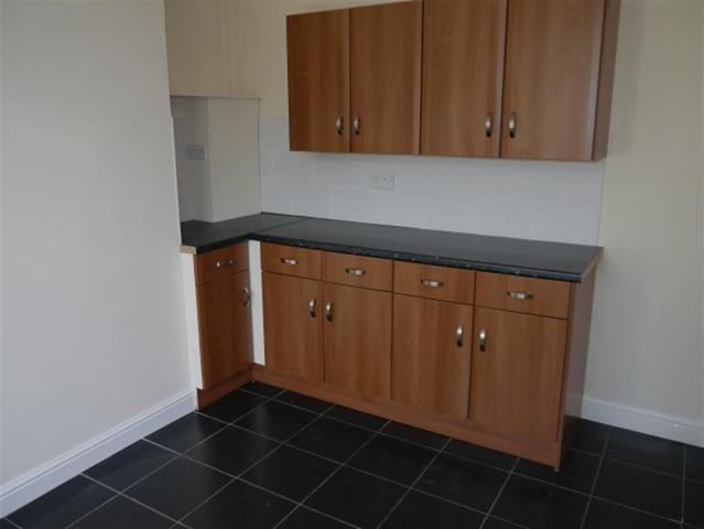  Image of 3 bedroom Semi-Detached house to rent in Broad Lane Kirkstall Leeds LS13 at Bramley  Kirkstall, LS13 2JJ