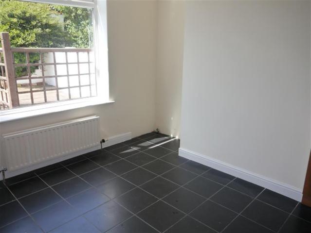  Image of 3 bedroom Semi-Detached house to rent in Broad Lane Kirkstall Leeds LS13 at Bramley  Kirkstall, LS13 2JJ
