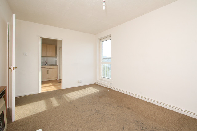  Image of 1 bedroom Apartment for sale in Bromholm Road London SE2 at Bromholm Road  Lesnes Abbey, SE2 9ND