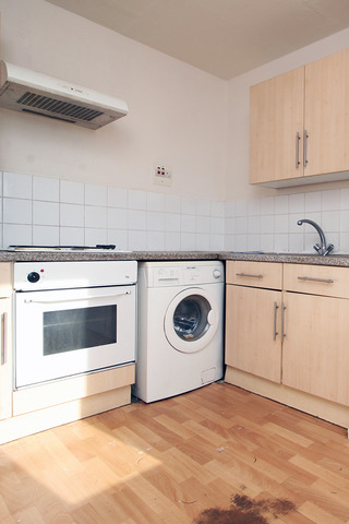  Image of 1 bedroom Apartment for sale in Bromholm Road London SE2 at Bromholm Road  Lesnes Abbey, SE2 9ND