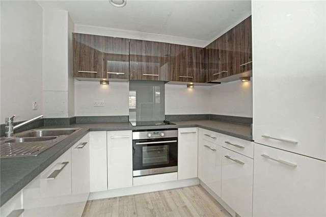  Image of 1 bedroom Apartment to rent in Burnt Oak Broadway Burnt Oak Edgware HA8 at Burnt Oak Broadway  Edgware, HA8 5FD