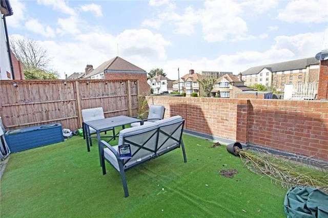  Image of 1 bedroom Apartment to rent in Burnt Oak Broadway Burnt Oak Edgware HA8 at Burnt Oak Broadway  Edgware, HA8 5FD