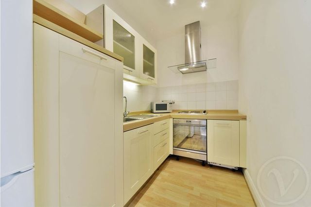  Image of 2 bedroom Flat to rent in Cannon Place London NW3 at Cannon Place Hampstead Hampstead, NW3 1EH