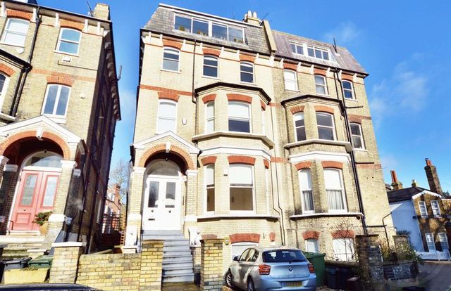  Image of 2 bedroom Flat to rent in Cannon Place London NW3 at Cannon Place Hampstead Hampstead, NW3 1EH