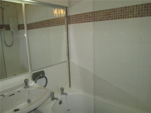  Image of 1 bedroom Flat to rent in Canongate Edinburgh EH8 at Old Town Edinburgh Edinburgh, EH8 8BW