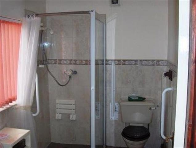  Image of 1 bedroom Bungalow to rent in Llanarthney Carmarthen SA32 at Llanarthne  Carmarthen, SA32 8LG