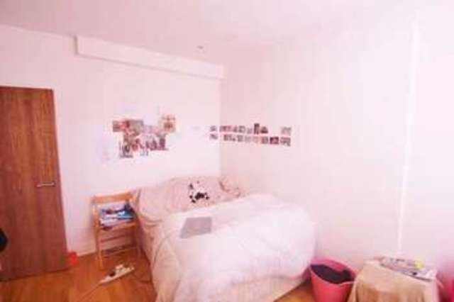  Image of 5 bedroom Flat to rent in Carysfort Road London N16 at Stamford Hill London Stamford Hill, N16 9AP