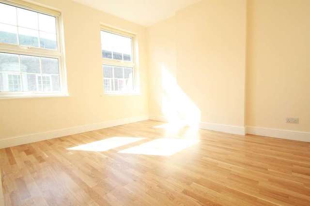  Image of 1 bedroom Flat to rent in Castle Street Kingston upon Thames KT1 at Kingston Upon Thames, KT1 1SS