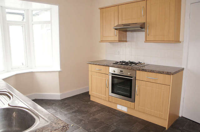  Image of 2 bedroom Maisonette for sale in Central Park Avenue Mutley Plymouth PL4 at Mutley Plymouth Devon, PL4 6NW
