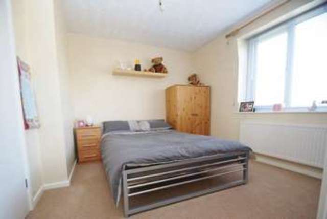  Image of 2 bedroom Flat to rent in Chadwell Heath Lane Chadwell Heath Romford RM6 at Chadwell Heath Lane  Romford, RM6 4AE