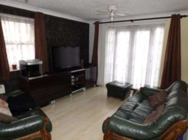  Image of 2 bedroom Flat for sale in Rawlyn Close Chafford Hundred Grays RM16 at Chafford Hundred Grays North Stifford, RM16 6BS