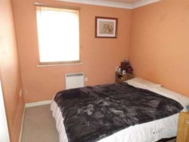  Image of 2 bedroom Flat for sale in Rawlyn Close Chafford Hundred Grays RM16 at Chafford Hundred Grays North Stifford, RM16 6BS
